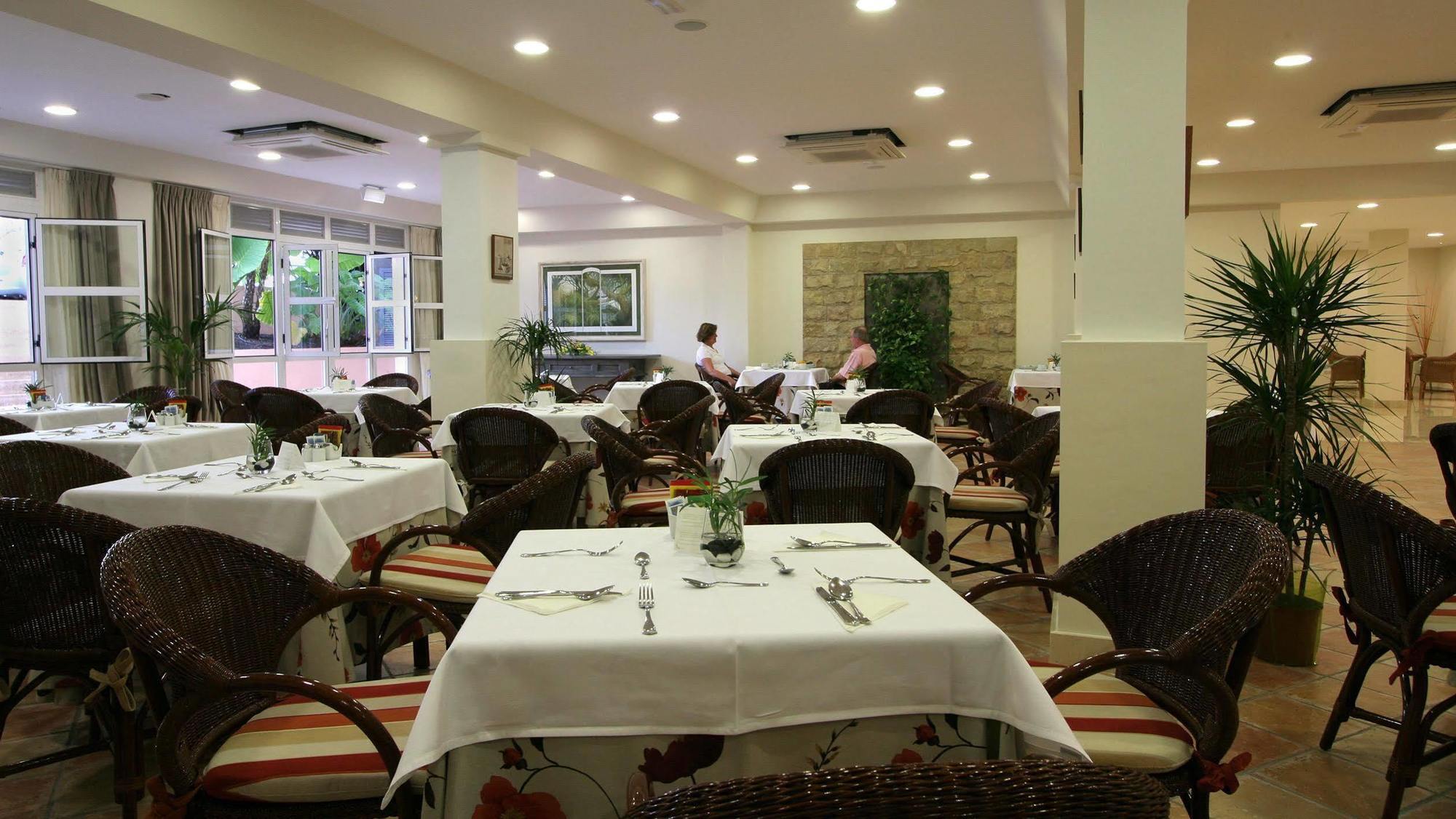 Apartamentos Jardin Del Conde บาเญ กรันเรย์ ภายนอก รูปภาพ